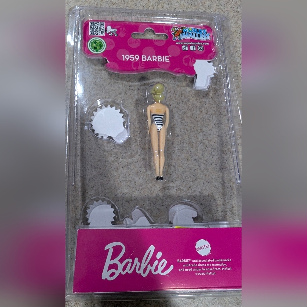 World's Smallest 1959 Barbie Doll - Picture 3 of 3